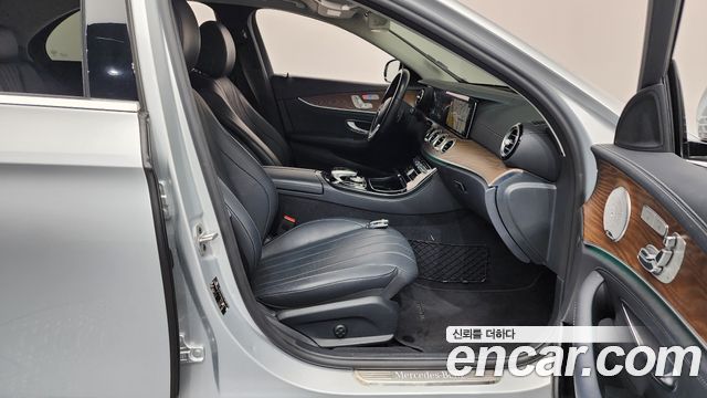 Mercedes-Benz E-Class E300e 4MATIC Exclusive