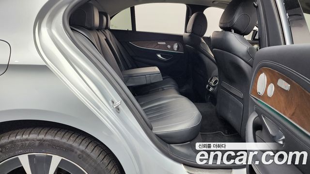 Mercedes-Benz E-Class E300e 4MATIC Exclusive