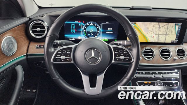 Mercedes-Benz E-Class E300e 4MATIC Exclusive