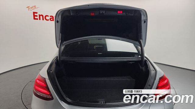 Mercedes-Benz E-Class E300e 4MATIC Exclusive