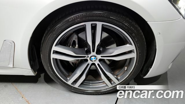 BMW 7-Series 740Li xDrive M Sport Package