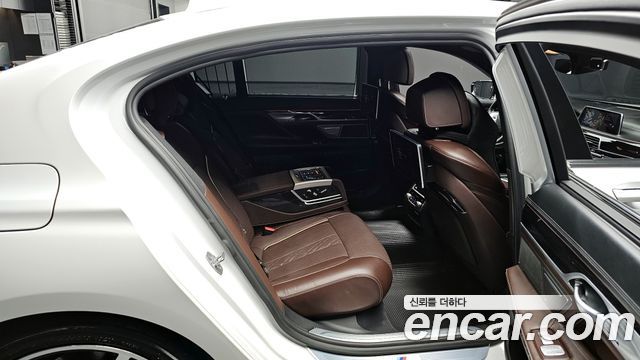 BMW 7-Series 740Li xDrive M Sport Package