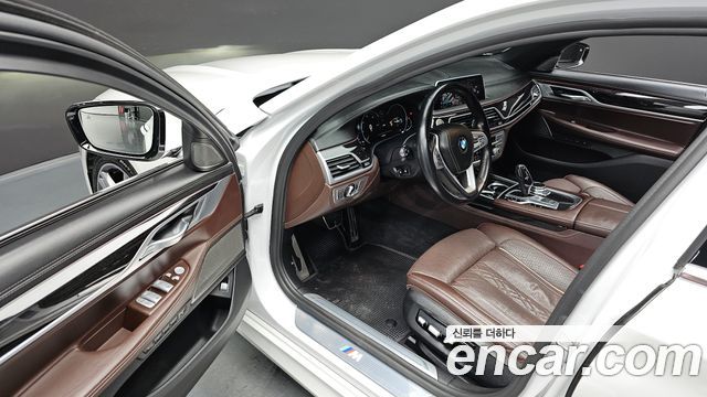 BMW 7-Series 740Li xDrive M Sport Package