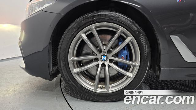 BMW 5-Series 530i M Sport Package Plus