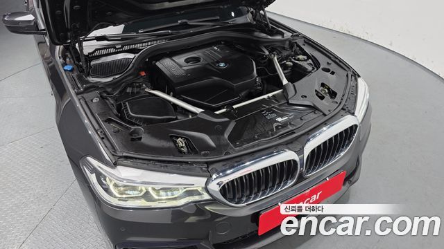 BMW 5-Series 530i M Sport Package Plus