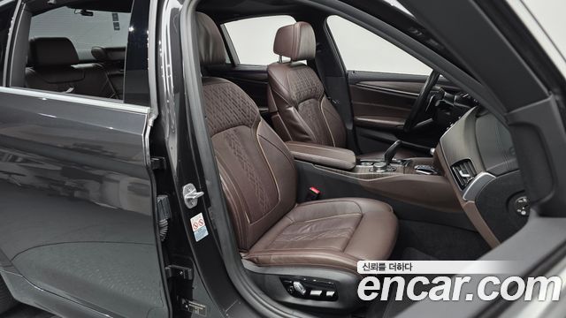 BMW 5-Series 530i M Sport Package Plus