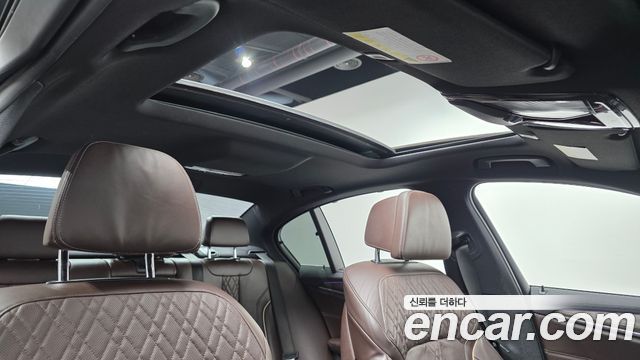 BMW 5-Series 530i M Sport Package Plus