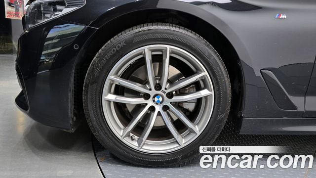 BMW 5-Series 520d M Sport package