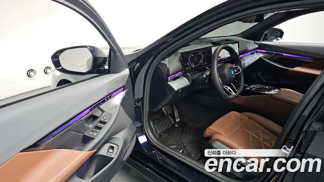 BMW 5-Series 530e xDrive M Sport