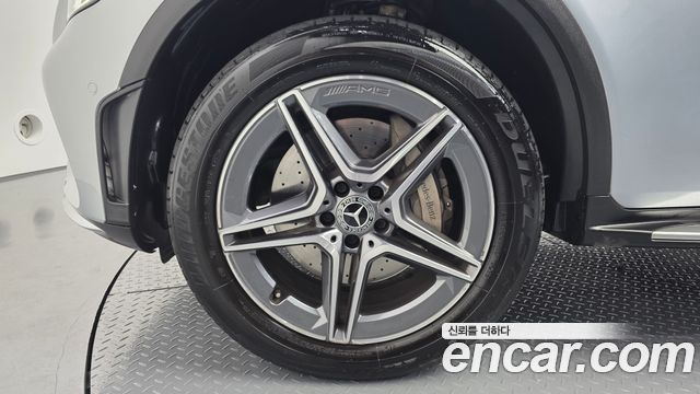 Mercedes-Benz GLC-Class GLC300e 4MATIC