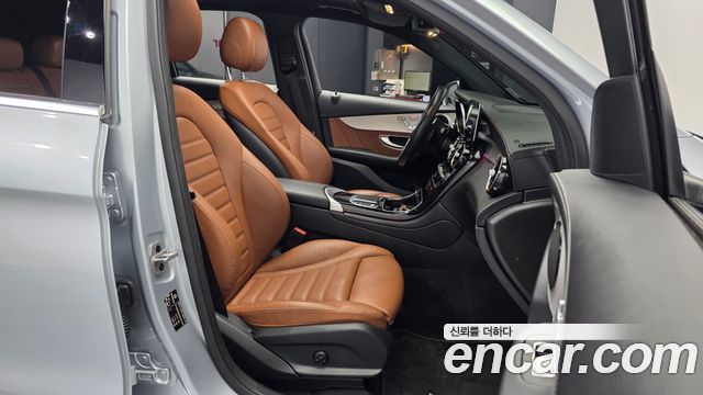 Mercedes-Benz GLC-Class GLC300e 4MATIC