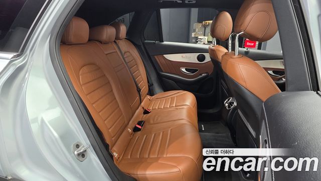 Mercedes-Benz GLC-Class GLC300e 4MATIC
