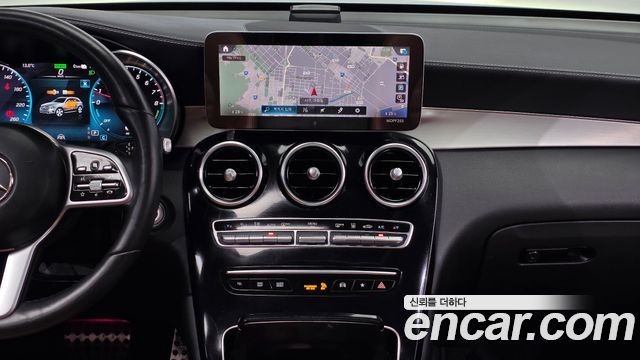 Mercedes-Benz GLC-Class GLC300e 4MATIC