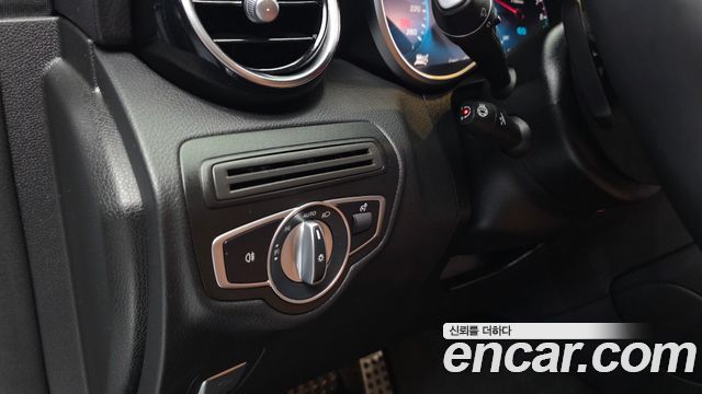 Mercedes-Benz GLC-Class GLC300e 4MATIC