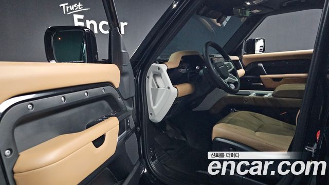 Land Rover Defender 110 D300 X-Dynamic HSE