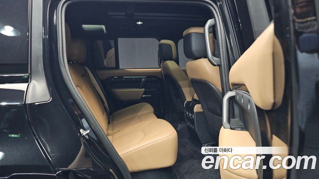 Land Rover Defender 110 D300 X-Dynamic HSE