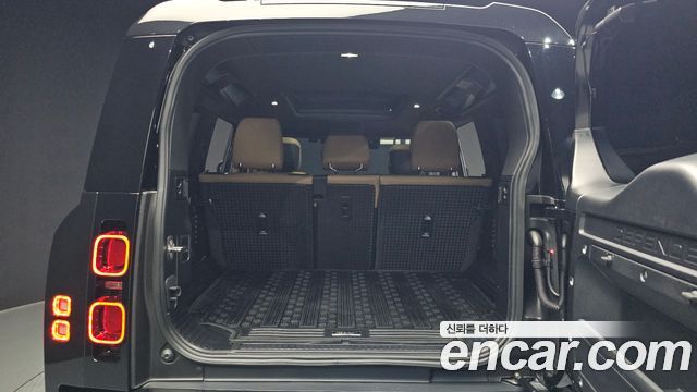 Land Rover Defender 110 D300 X-Dynamic HSE