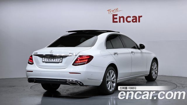 Mercedes-Benz E-Class E300 4MATIC Exclusive