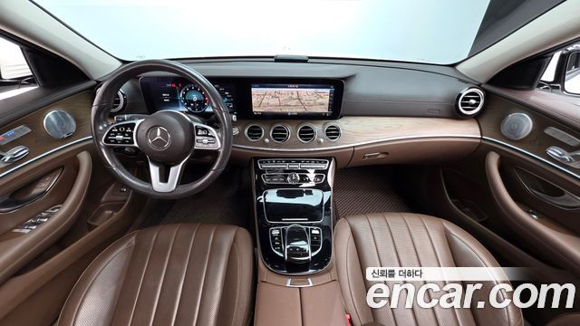 Mercedes-Benz E-Class E300 4MATIC Exclusive