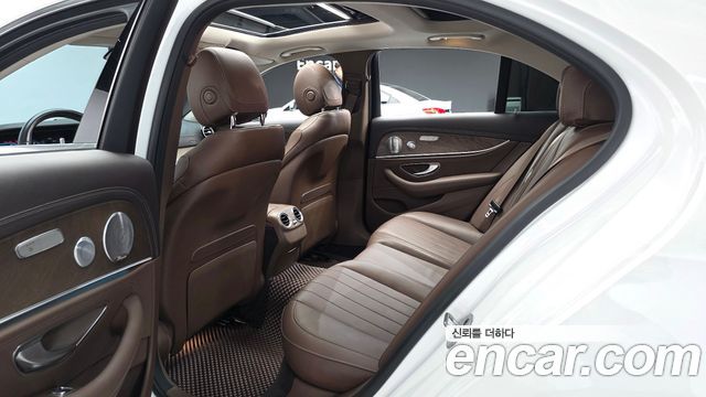 Mercedes-Benz E-Class E300 4MATIC Exclusive