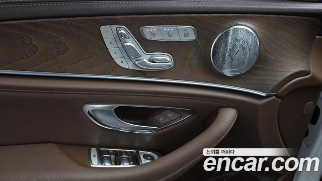 Mercedes-Benz E-Class E300 4MATIC Exclusive
