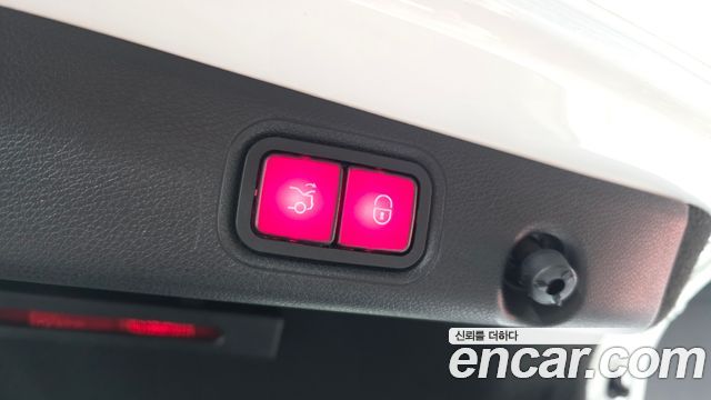 Mercedes-Benz E-Class E300 4MATIC Exclusive