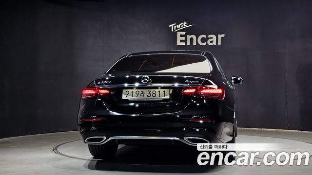 Mercedes-Benz E-Class E220d 4MATIC AMG Line