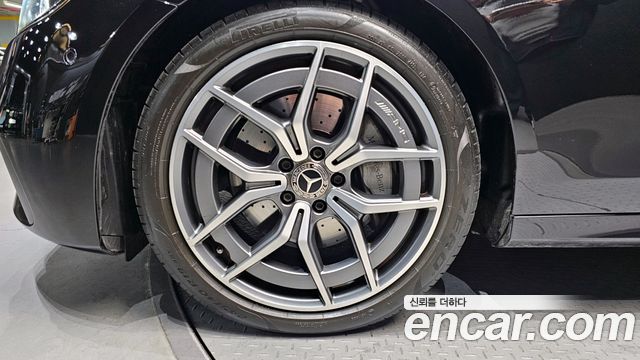 Mercedes-Benz E-Class E220d 4MATIC AMG Line