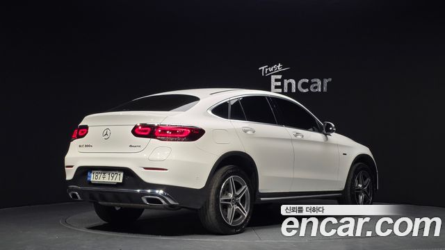 Mercedes-Benz GLC-Class GLC300e 4MATIC Coupe