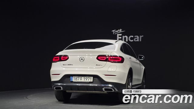 Mercedes-Benz GLC-Class GLC300e 4MATIC Coupe