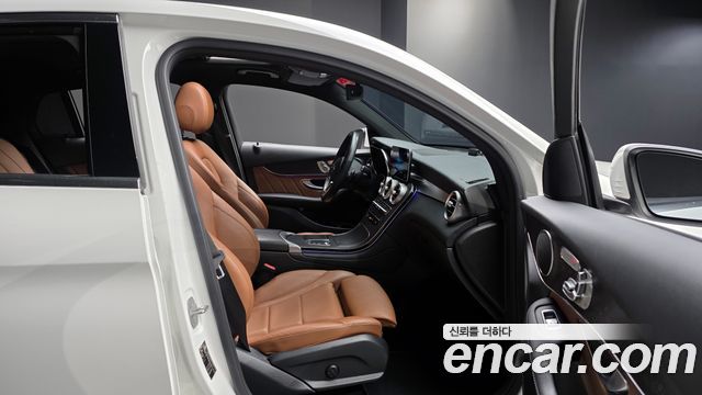 Mercedes-Benz GLC-Class GLC300e 4MATIC Coupe