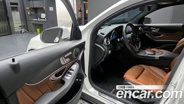 Mercedes-Benz GLC-Class GLC300e 4MATIC Coupe