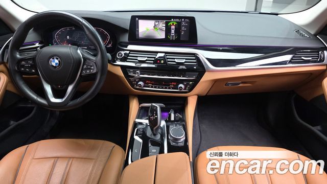 BMW 5-Series 520i Luxury