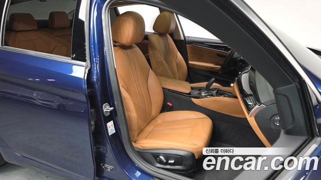 BMW 5-Series 520i Luxury