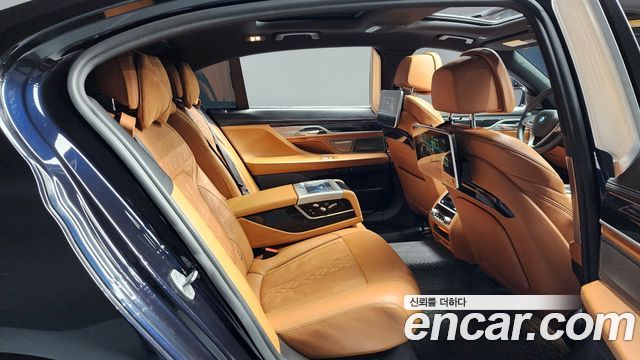 BMW 7-Series 740Li xDrive M Sport Package
