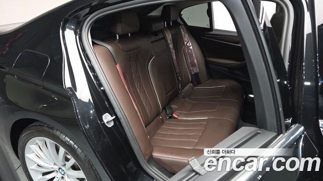 BMW 5-Series 530i Luxury