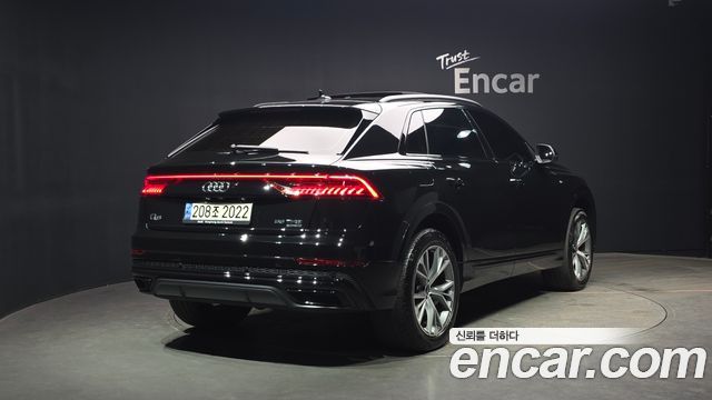Audi Q8 55 TFSI Quattro Premium