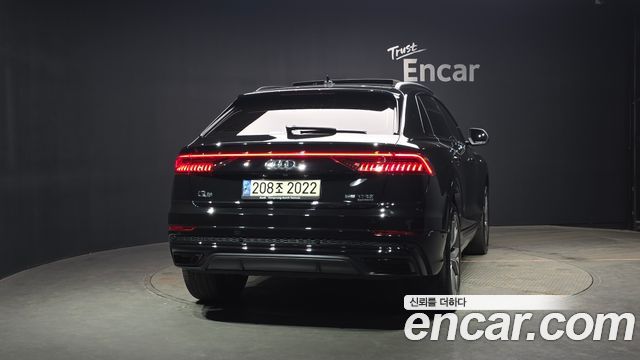 Audi Q8 55 TFSI Quattro Premium