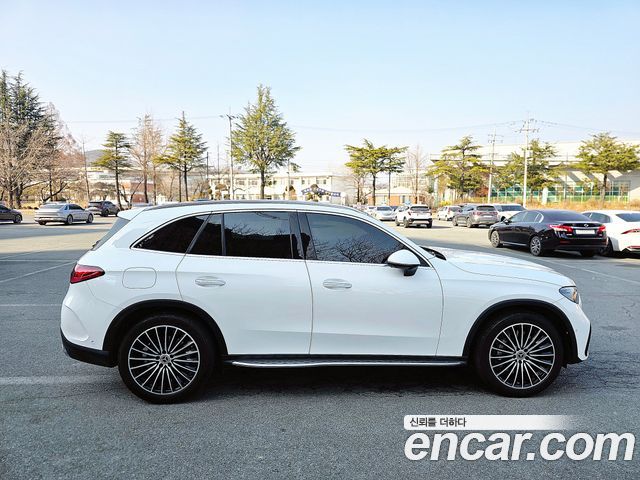Mercedes-Benz GLC-Class GLC300 4MATIC AMG Line