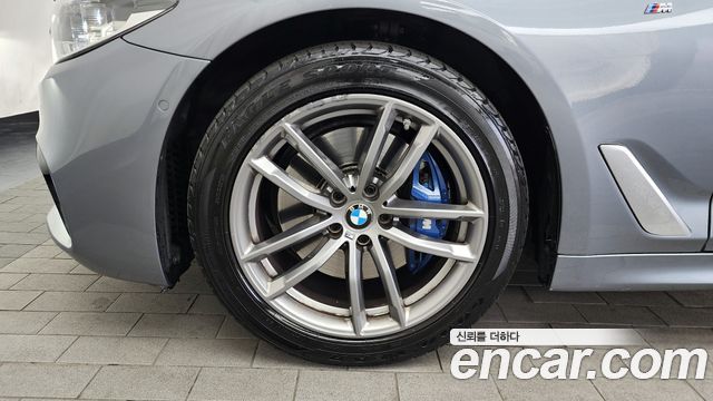BMW 5-Series 530i M Sport Package Plus
