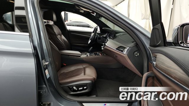 BMW 5-Series 530i M Sport Package Plus