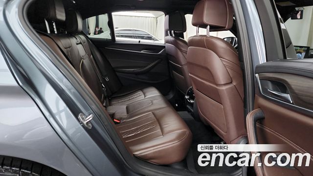 BMW 5-Series 530i M Sport Package Plus