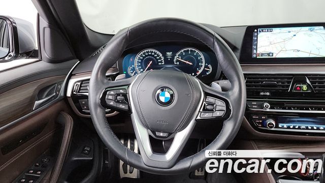 BMW 5-Series 530i M Sport Package Plus