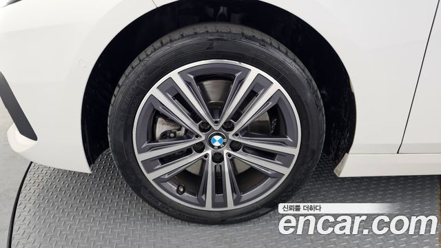 BMW 2-Series 220i Advantage