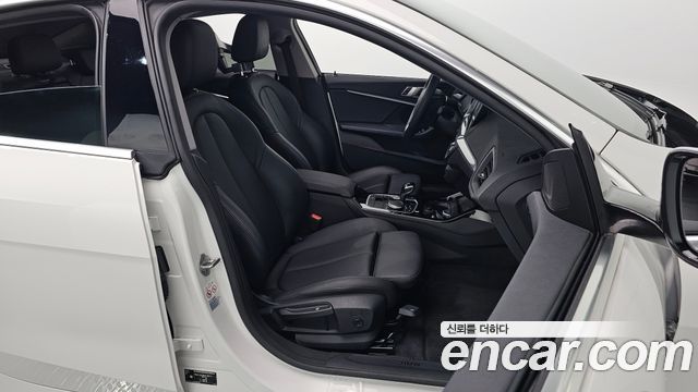 BMW 2-Series 220i Advantage