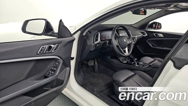 BMW 2-Series 220i Advantage