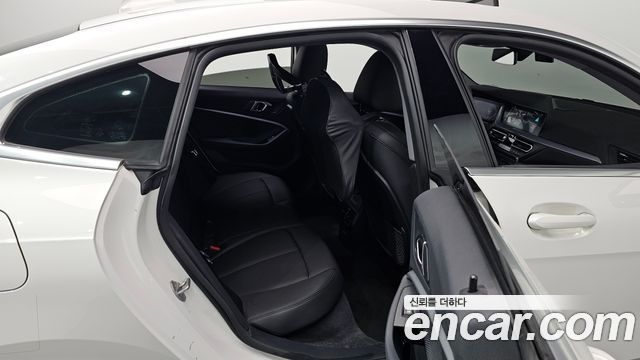 BMW 2-Series 220i Advantage