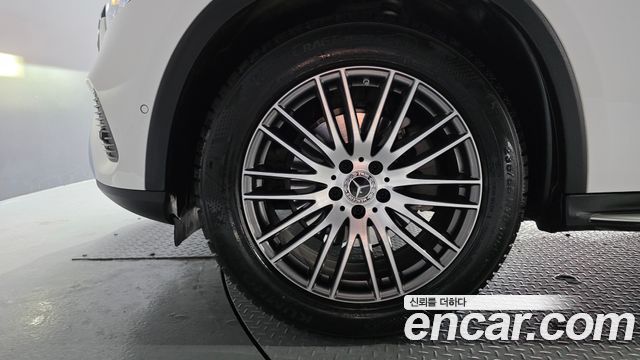 Mercedes-Benz GLC-Class GLC 300 4MATIC Avantgarde