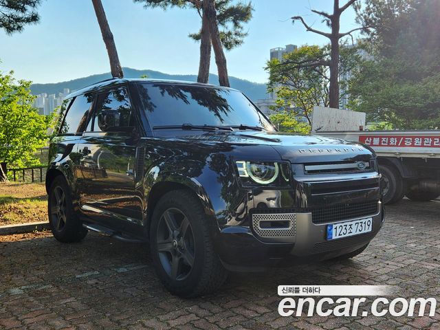 Land Rover Defender 90 D250 X-Dynamic SE