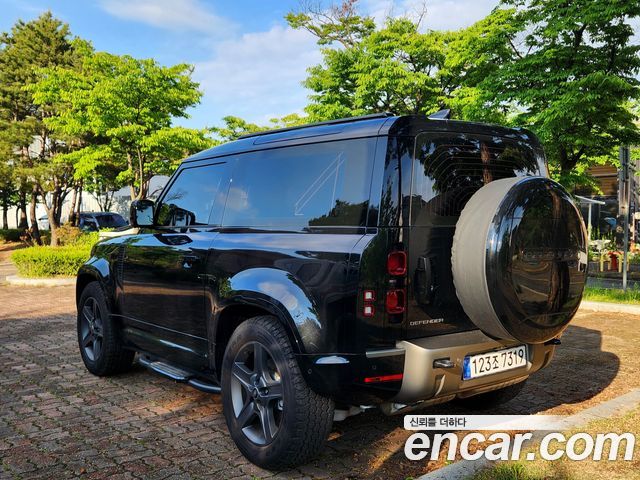 Land Rover Defender 90 D250 X-Dynamic SE